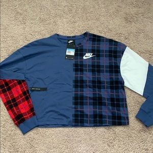 Nike cropped long sleeve tee